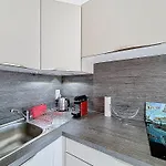 Joli Avec Terrasse Et Parking Proche - Fr-1-770-46 *