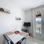 Joli Avec Terrasse Et Parking Proche - Fr-1-770-46 *
