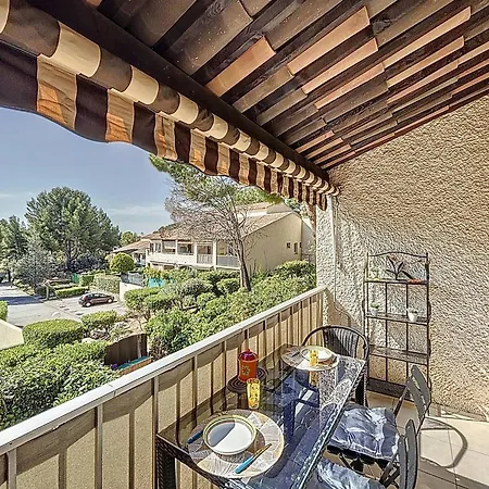 Joli Avec Terrasse Et Parking Proche - Fr-1-770-46 * Saint-Cyr-sur-Mer